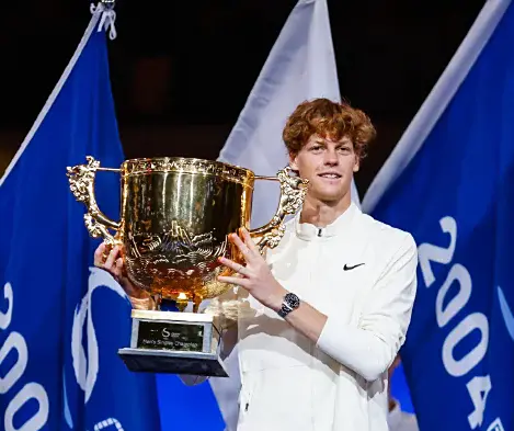 辛纳抵京备, 领先 辛纳抵京备, 领先