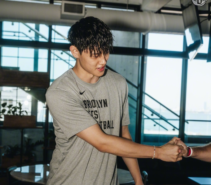 然后才是正, 周琦在接受 然后才是正, 周琦在接受