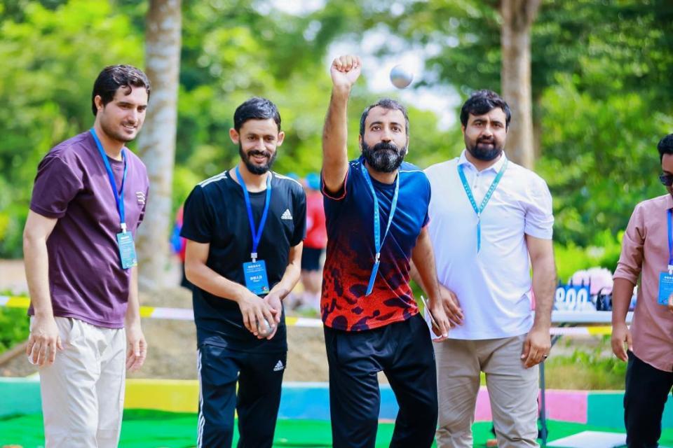 hUjEy, giioY, 举办